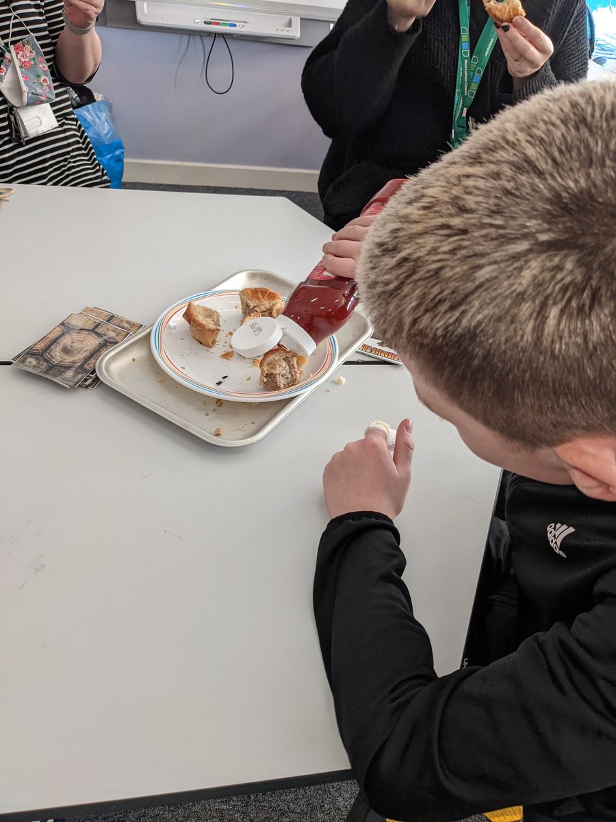 CSCClass1's tweet photo. Pie taste test today! Belleville's or Bell's Scotch Pies... Guess which won?? #pieweek @wlconnolly https://t.co/dJxxijEwnl