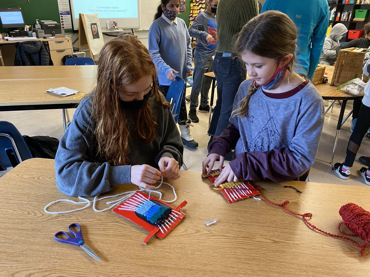 SQElearning's tweet photo. Learning about indigenous weaving.  What stories live in your weaving?@SeatoSkySD48 https://t.co/izeuYchdP3
