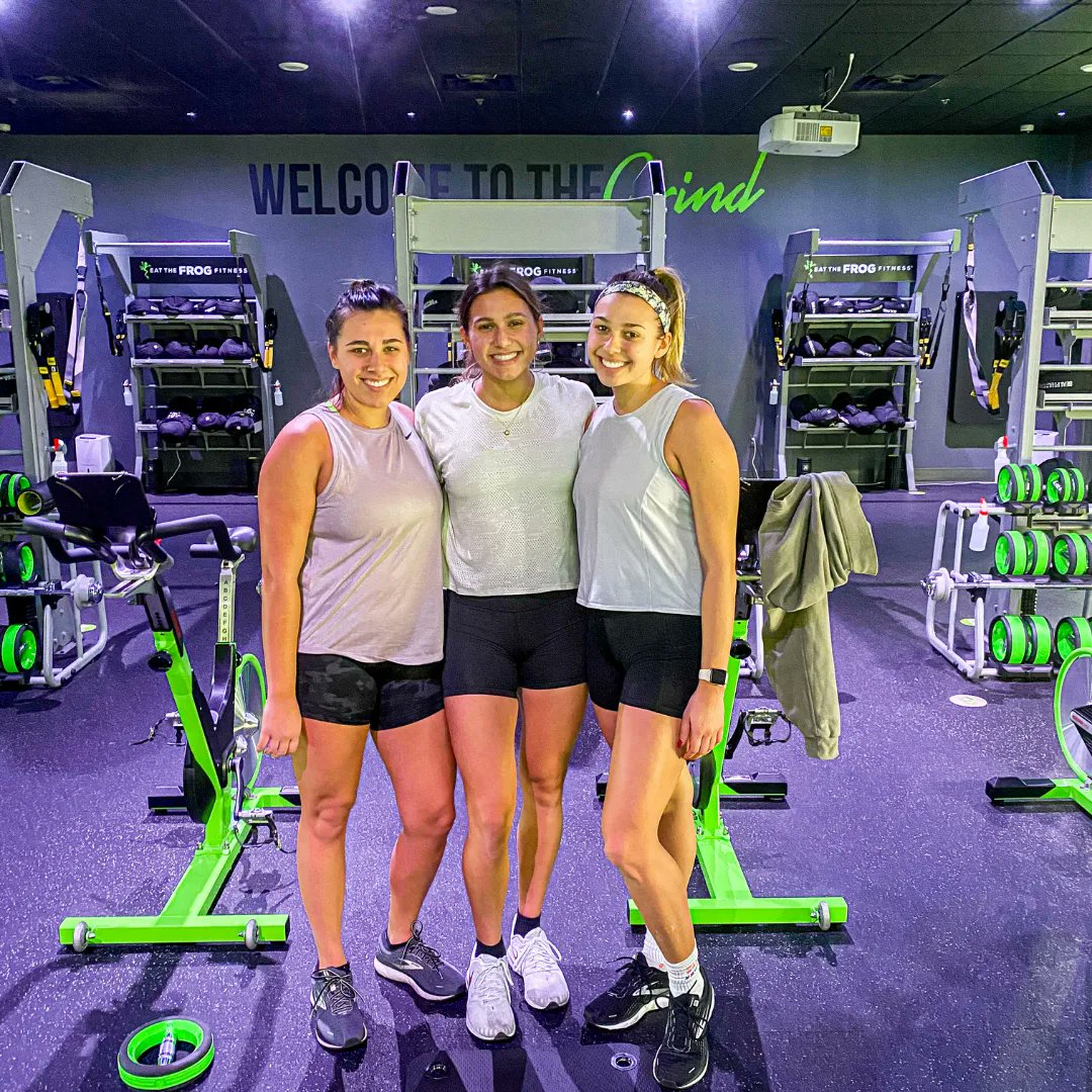 etffitness's tweet photo. If you have fitness goals that you want to reach this year, invite a friend or partner to come to your next training session!

Invite them to our Burnin' Love Challenge running Feb 11-14th in Studio! 🔥 Teams of two will compete for the highest single session calorie burn! https://t.co/zVSNVmRgkW