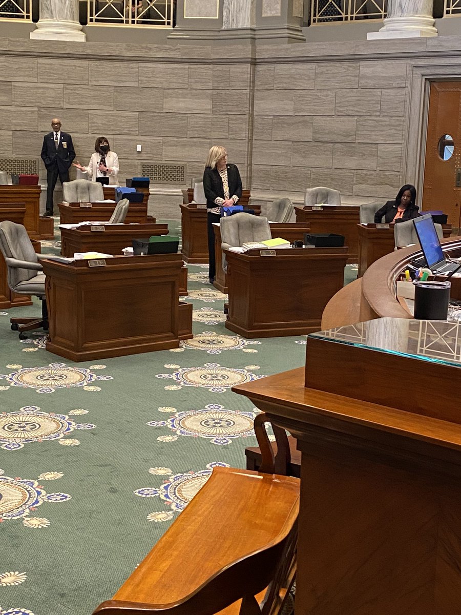 EmilyManleyTV's tweet photo. As a reporter, I try not to pick favorites  but today the women of the Senate make me proud to be a woman from Missouri. #moleg https://t.co/isNBEfBiXW