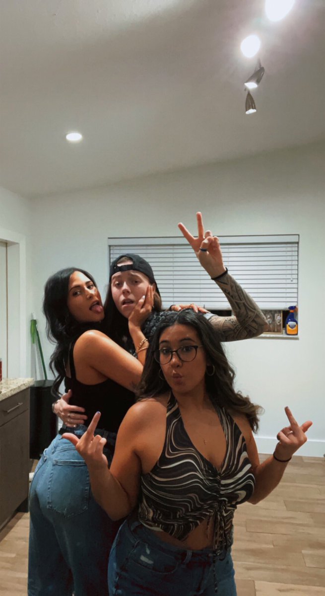 JGLRV_'s tweet photo. The pictures I can’t post because mother would be mad https://t.co/YplCqSoAEk