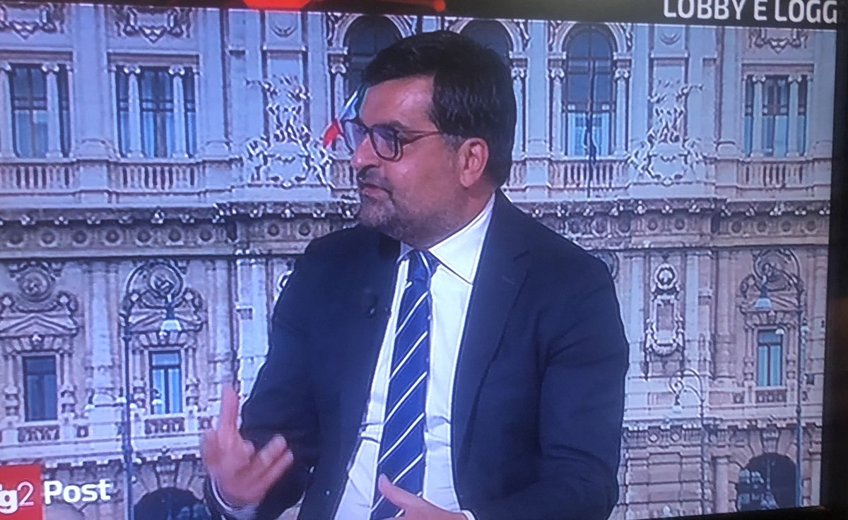 Palamara sul Corsera "Le cupole occulte controllano il sistema e divorano l'Italia,questa è una recita cui per anni ho partecipato anche io".Oggi moralista dopo aver "divorato"persone e democrazia. Invece che zittirsi, in Tv e in giro come illustre opinionista e conferenziere.😭