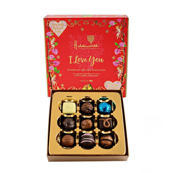 Love is.....gifting a delicious box of chocolates, truffles, pralines &amp; caramels handmade in the heart of the Peak District! Perfectly presented in a beautiful 'I love you' gift box - a treat for Valentine's Day 💖
#peakdistrict #shoplocal #valentines day #chocolates