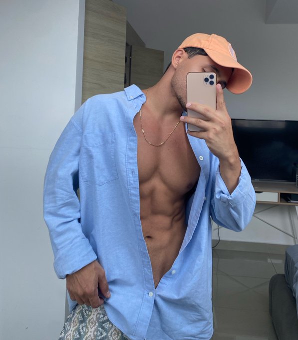 Dressing for coffee in my living room in my passion 🍂 https://t.co/HfIfQ7QIww<a href="/tag/tjbiggz"class="tags"><span>#tjbiggz</span></a>