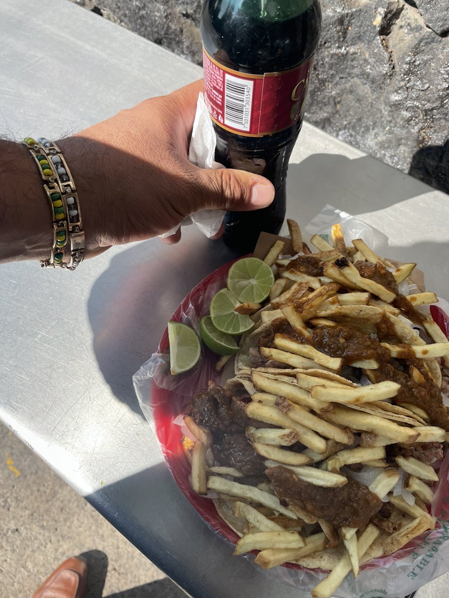 abogado_ahg's tweet photo. Ya desayunaron? Pues no me queda otra que ser un humilde creyente de mi amado líder #amlo y seguir su ejemplo de ser el #garnachero número 1 del mundo. Otro logro más de la #4taTransformacion https://t.co/9OAi9F4exw