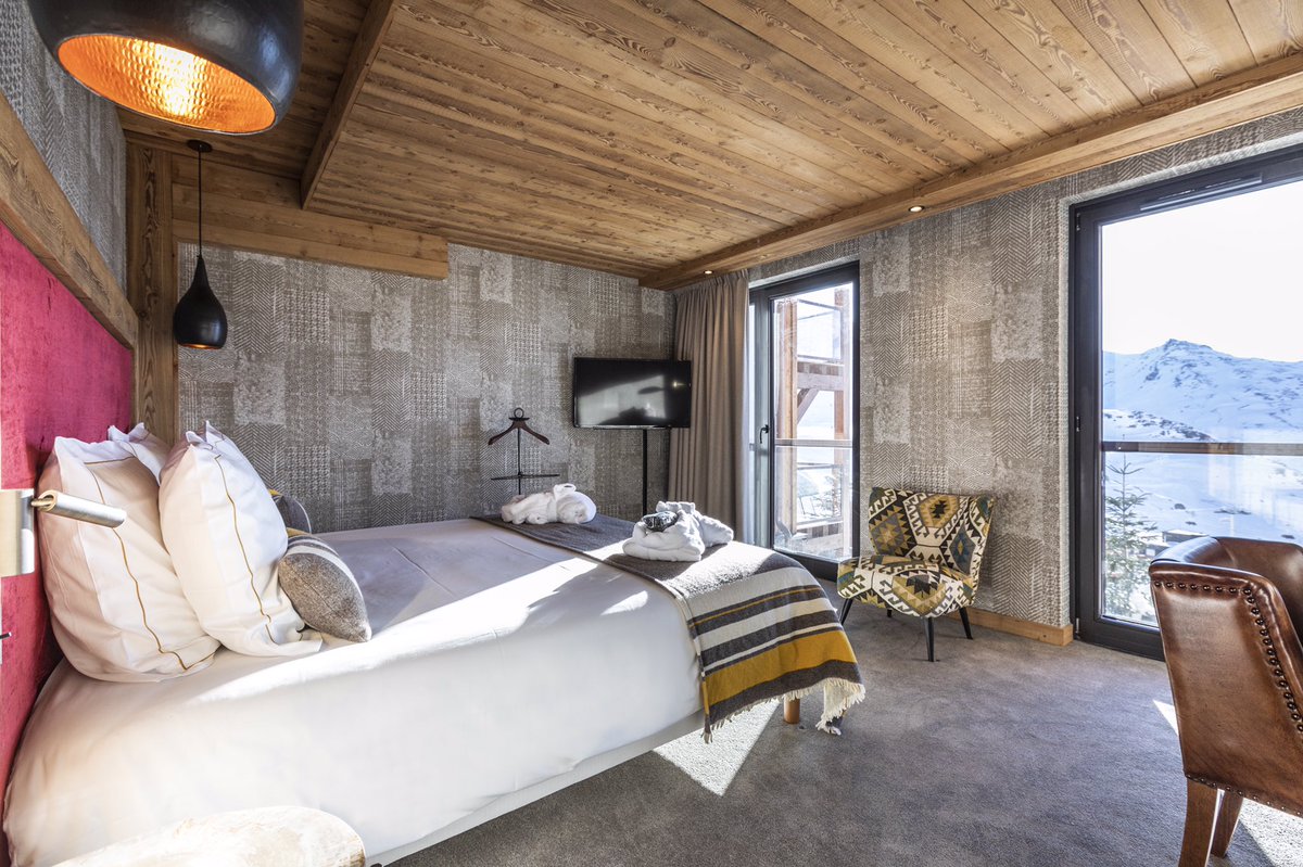 finestholidays's tweet photo. NEW to our #luxurychalet portfolio #skichalet LE ORLOV 👉https://t.co/NbN17Lm8qL at the top of #skiresort #ValThorens #halfterm Sleeps 10 #lastminute 02/12, 7 nights € 25,000 Hammam, Sauna #selfcatered #LesTroisVallées

#finestholidays #luxurytravel #skiholidays #bespokeholidays https://t.co/qcFXfzjpVg