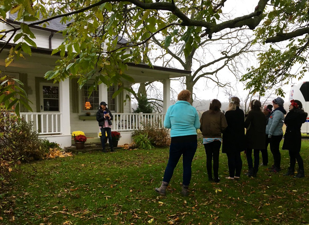 FannibalFest's tweet photo. FannibalFest 2017 visit to Will’s house.
#FannibalFest #FFT2017 #Hannibal https://t.co/j1IT9Ips3d