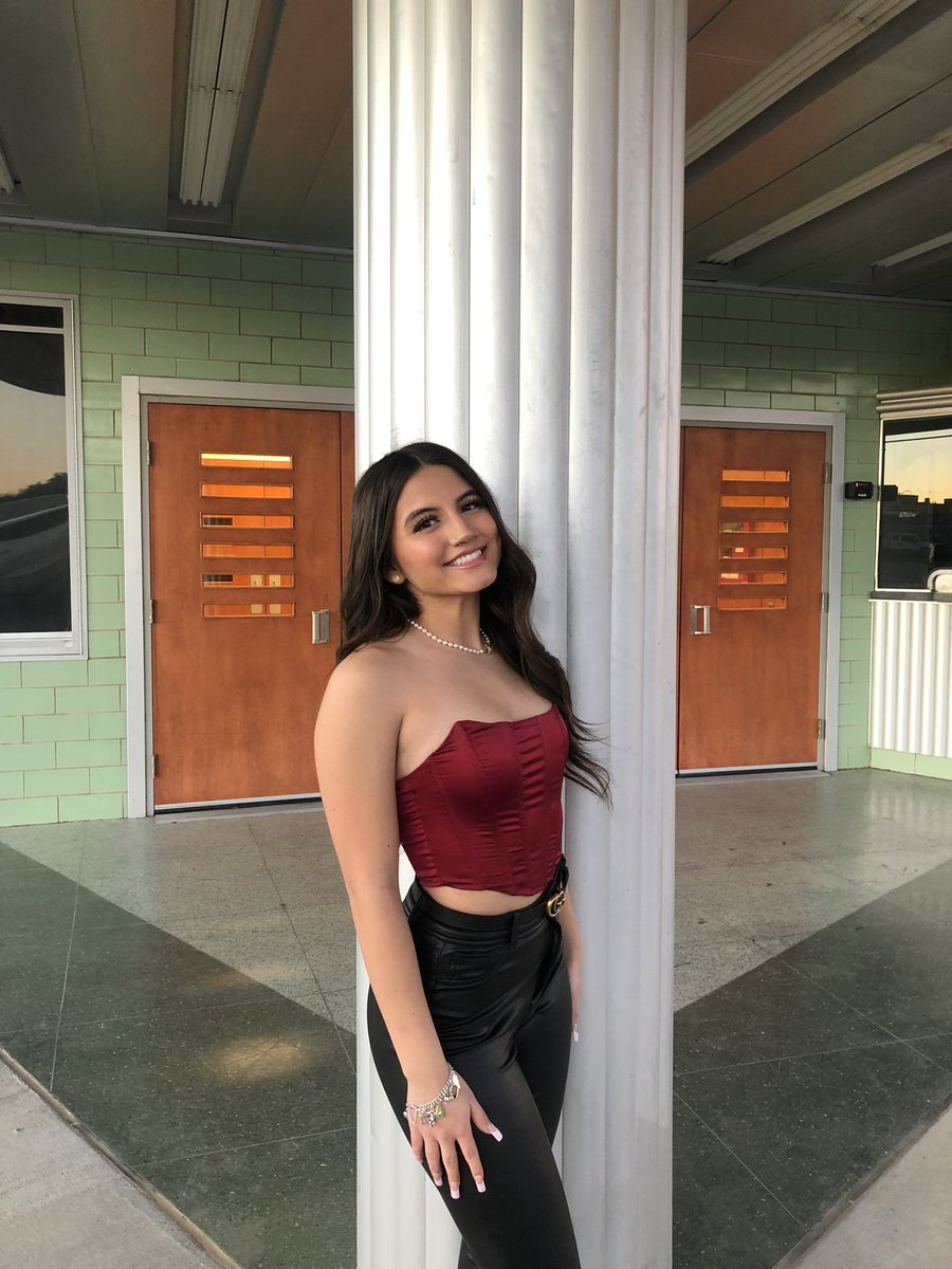 abbycardonaa's tweet photo. #eighteen Thank you lord for blessing me with another beautiful year of life ❤️ https://t.co/9hMCW3yNYc