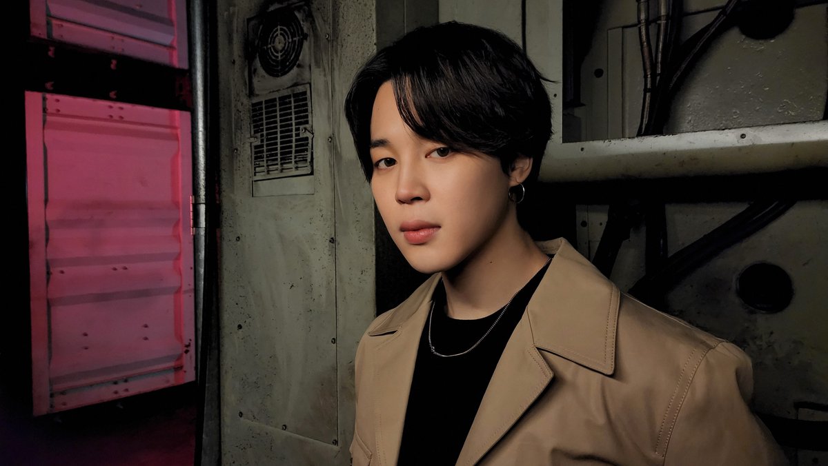 Nightography with #Jimin. Vibrant lights for epic nights. Captured with the #GalaxyS22 Ultra. #MakeNightsEpic #GalaxyxBTS #SamsungUnpacked @BTS_twt Learn more: smsng.co/S22U_BTS-night…