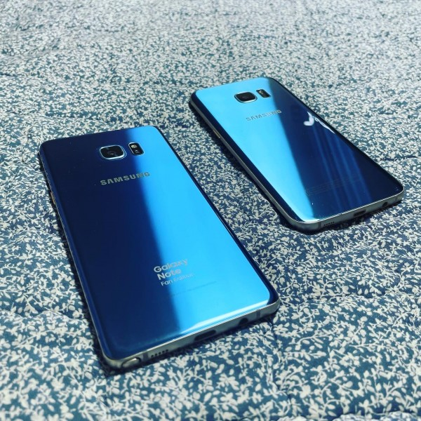 materialit_kr's tweet photo. 여러분 이 폰이야 말로 진정한 FE 입니다, Samsung Galaxy Note FE 리뷰
자세한 내용은: https://t.co/M0cPsu5lFH

#Material_IT #Samsung #galaxynotefe #review #메터리얼_iT #삼성전자 #갤럭시노트fe #리뷰 https://t.co/kzHaN1WcbD