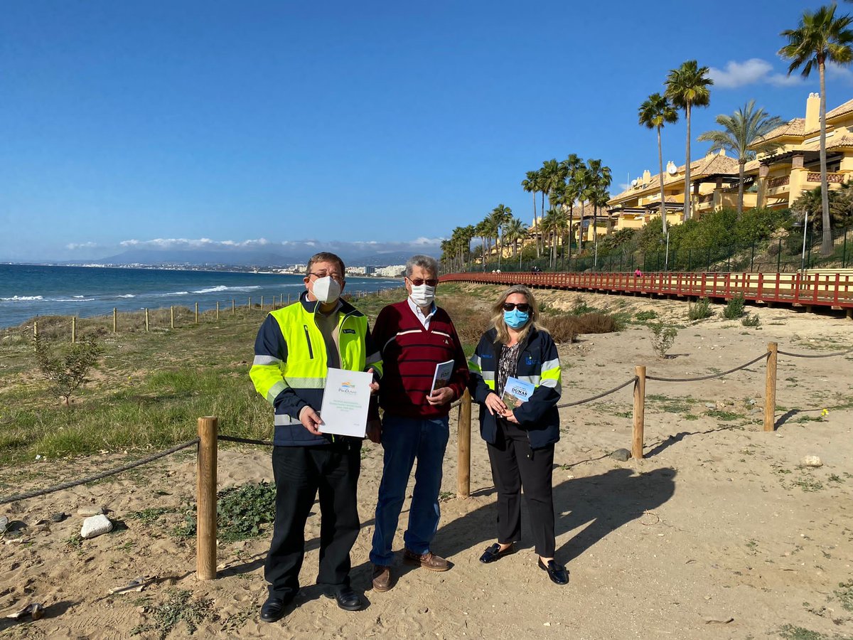 InfoHidralia's tweet photo. 🤝 En #Marbella, colaboramos un año más con la Asociación #ProDunas para seguir protegiendo el litoral dunar https://t.co/x87fR3FOLs