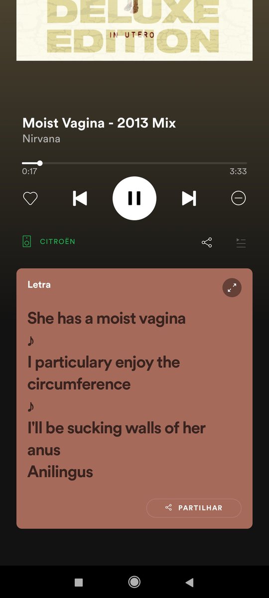 O meu filho descobriu que o Spotify mostra as letras. Agora, no caminho para a escola, põe sempre Nirvana e vai a ler a letra “para aprender inglês”. Hoje calhou esta e perguntou-me:
- O que quer dizer isto?
- Não sei. Pergunta amanhã à professora de inglês.

A aula vai ser gira.
