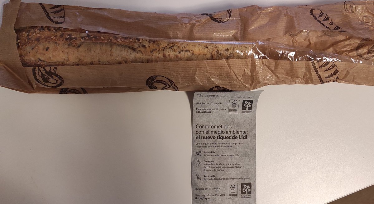 karlitos118's tweet photo. Te has encontrado más de 1 vez este tipo de envases para el pan, ¿verdad?
Además de ser un problema para su reciclaje ¿qué necesidad hay?¿De qué vale comprometerse con el medio ambiente cuando estás vendiendo miles de panes al día con este embalaje? @plasticfreeibi1 @lidlespana https://t.co/hVRYgydT5H