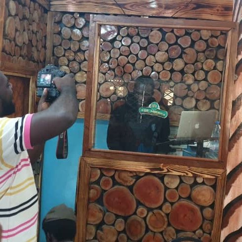 NgangRomanus2's tweet photo. In the midst of the crisis, we find peace in music, a tour into the DJ's world
#Documentaryfilm
#flashlightproduction Inc
#endanglophonecrisis https://t.co/QMurYw58US