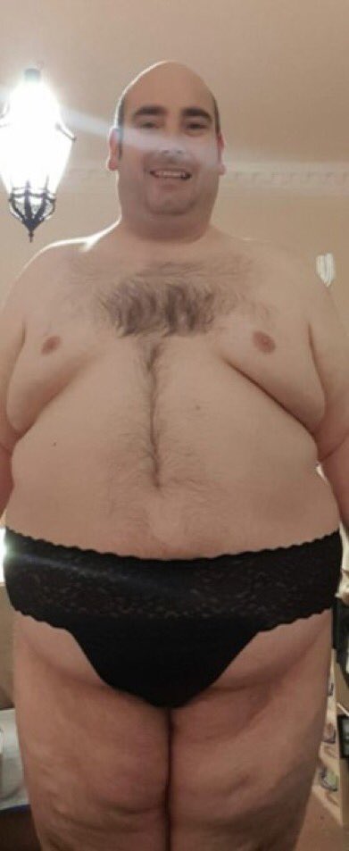 PrincessDanni83's tweet photo. It’s @facelesswhorexx here. I’m here to tell you the true loser who’s behind this account. It’s @DannyPh99927593 😂😂. This is him. #findom #FinDom #paypig #cashcow #humanATM https://t.co/BRdNShTudw