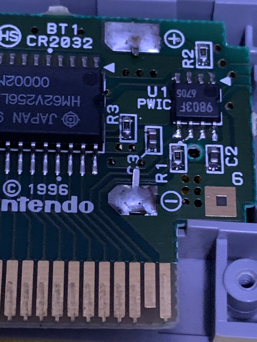 PassThePlunger_'s tweet photo. Performed my 1st battery replacement in a #N64 #MemoryPak unsolder the current battery and solder a brand new battery. It was a successful operation, and well pleased with my solder skills. 
-
#Nintendo64 #RetroStreamer #RetroCollector #RetroCollectiveUK #PTP #PassThePlunger https://t.co/koiAE55wQO