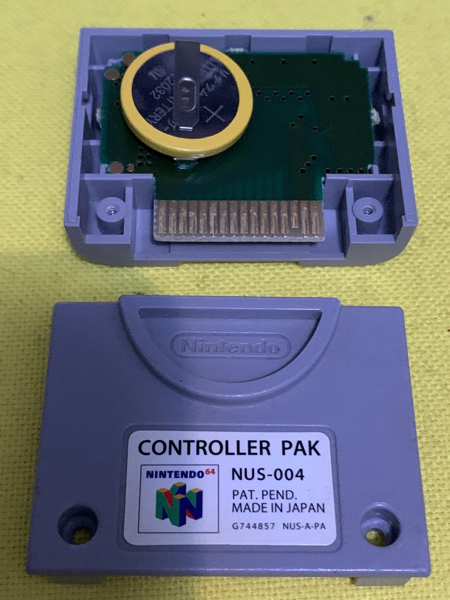 PassThePlunger_'s tweet photo. Performed my 1st battery replacement in a #N64 #MemoryPak unsolder the current battery and solder a brand new battery. It was a successful operation, and well pleased with my solder skills. 
-
#Nintendo64 #RetroStreamer #RetroCollector #RetroCollectiveUK #PTP #PassThePlunger https://t.co/koiAE55wQO