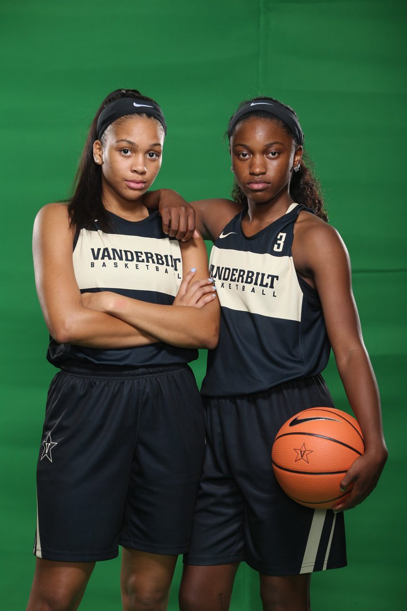 my_3_daughters's tweet photo. Senior Night!!! vs Florida Thurs 2/24...tip at 5:30! If you can, make plans to come out and support @BruhhNaeNae and @jodyforever3 ....been playin together since 4th grade....and they understood the assignment! 🏀⚓️⬇️🏀💪 🖤💛 https://t.co/3X6FpdY8TE