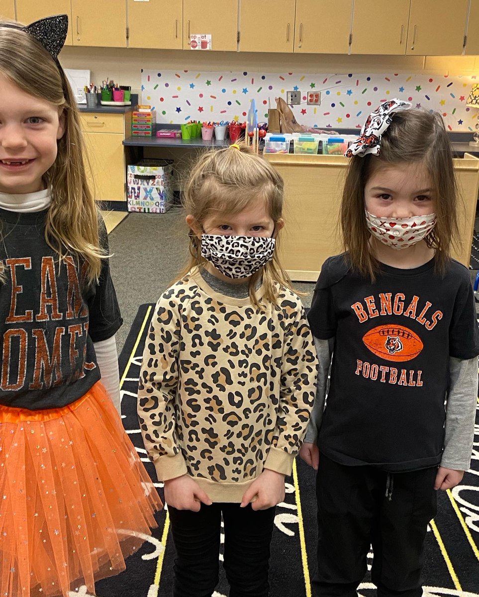 stacycookradu's tweet photo. Who-Dey!! 🖤🧡 @flanaganchris https://t.co/t1ECPojJlb