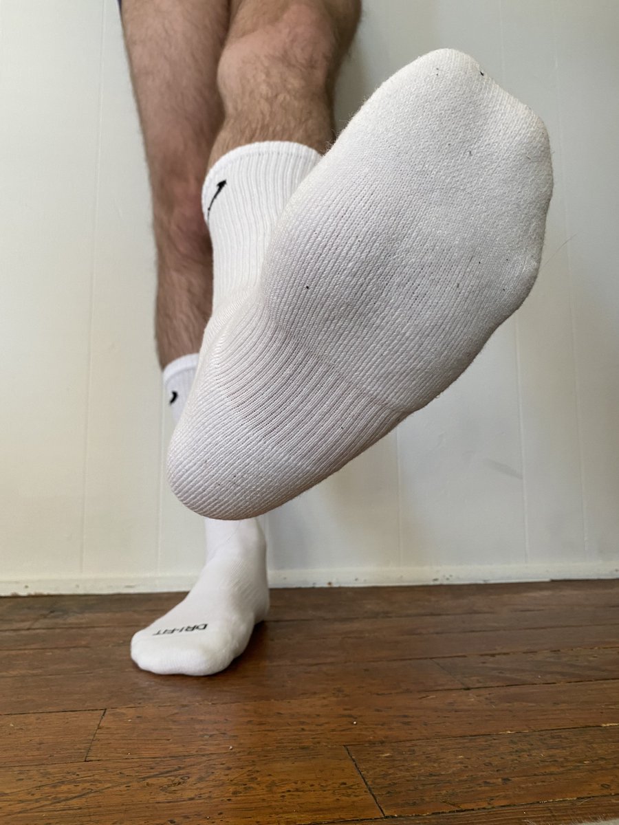 sockgooner12's tweet photo. #whitesocks #sockjob #gaysocks #socks #nikewhitesocks #sockfetish #whitesockfetish #malesockfetish #nikesocks #mensox #mensocks #tubesock #whitesox #sockworship #socks https://t.co/uSytHUCAnt
