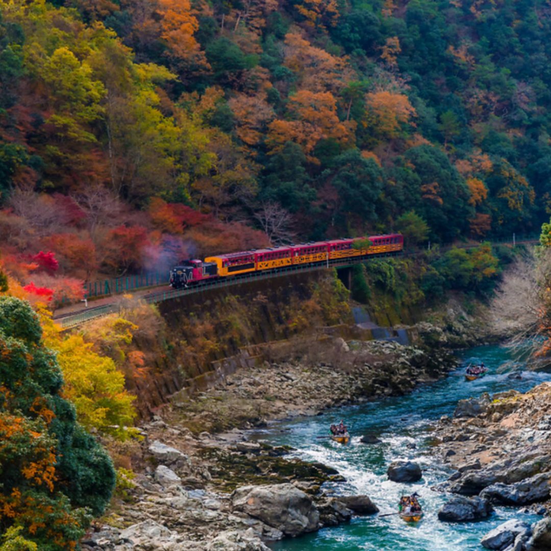 NSTrainsToys's tweet photo. It's time for a #WhereintheWorldWednesday! This nineteenth-century narrow-gauge #railway offers its passengers scenic views of cherry blossoms in the spring, brightly colored leaves in autumn, and close-up views of the #Hozu River year-round. Can you guess which country this is? https://t.co/m1bJOjYMid