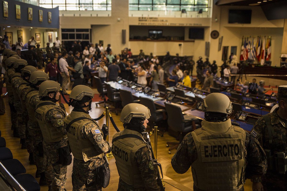 Marcela_Galeas's tweet photo. La acumulación de poderes: Ejecutivo, Legislativo y Judicial, apoyados por el ejército configura una vil tiranía, jamás una República.

#9FNuncaMas https://t.co/O0WcAMszdE