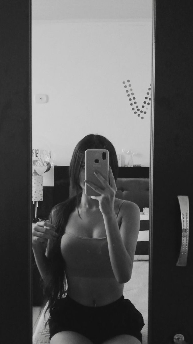 Cansu3535aa's tweet photo. 💋💋👹 https://t.co/nxBgSbzixA