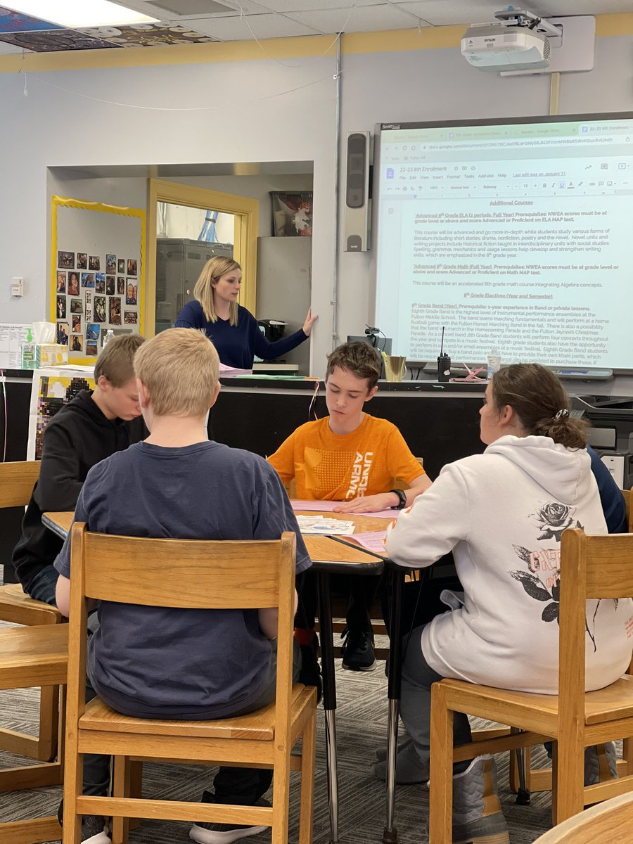 HyatesWagner's tweet photo. 7th grade students doing 8th grade registration today during social studies classes. @GuidingFMS #fmsteach #fultonproud https://t.co/rYpS0GnkPe