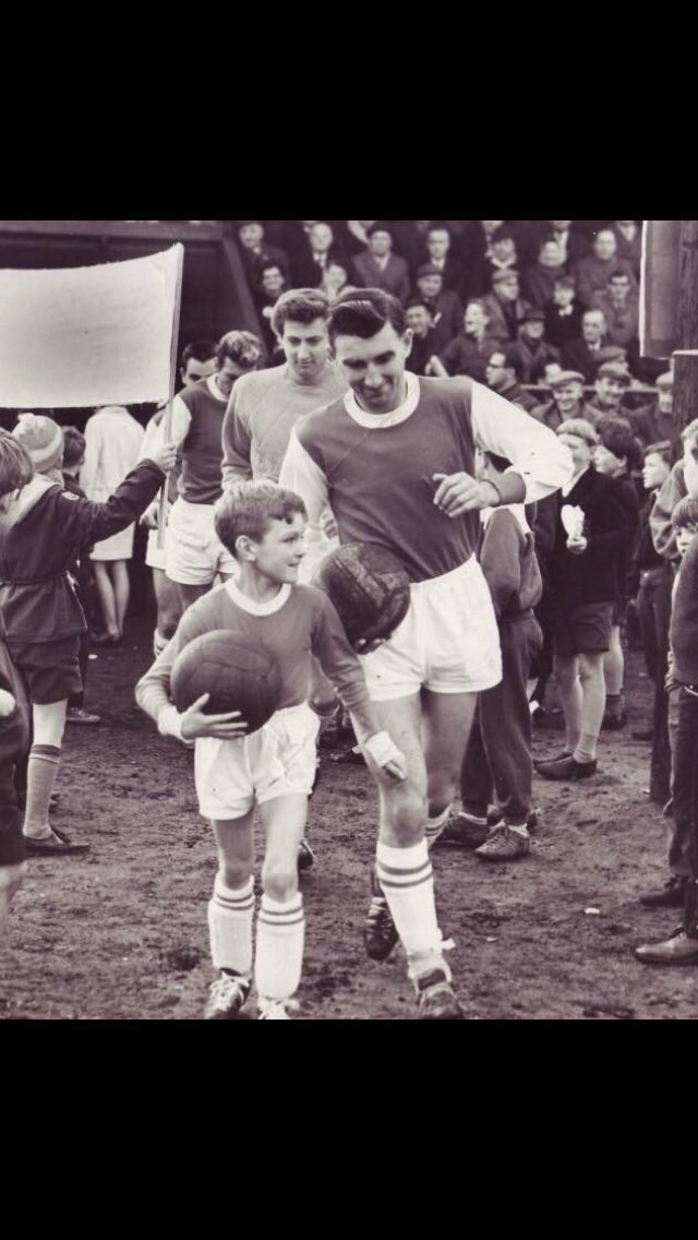 Scottbamber's tweet photo. Happy birthday to these two today. 9/2/1957 https://t.co/0n8imigdSv