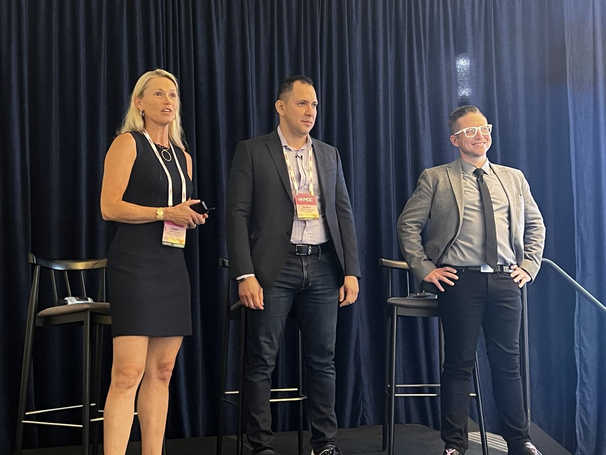 ConstellationDP's tweet image. Kicking off the Deep Dive at @MembersDvlCo Owners Meeting MC @DawnSirras @therealfingoal’s @fingoaldavid and Walter Quiroga from CipherText Solution 

#FintechSuperheros