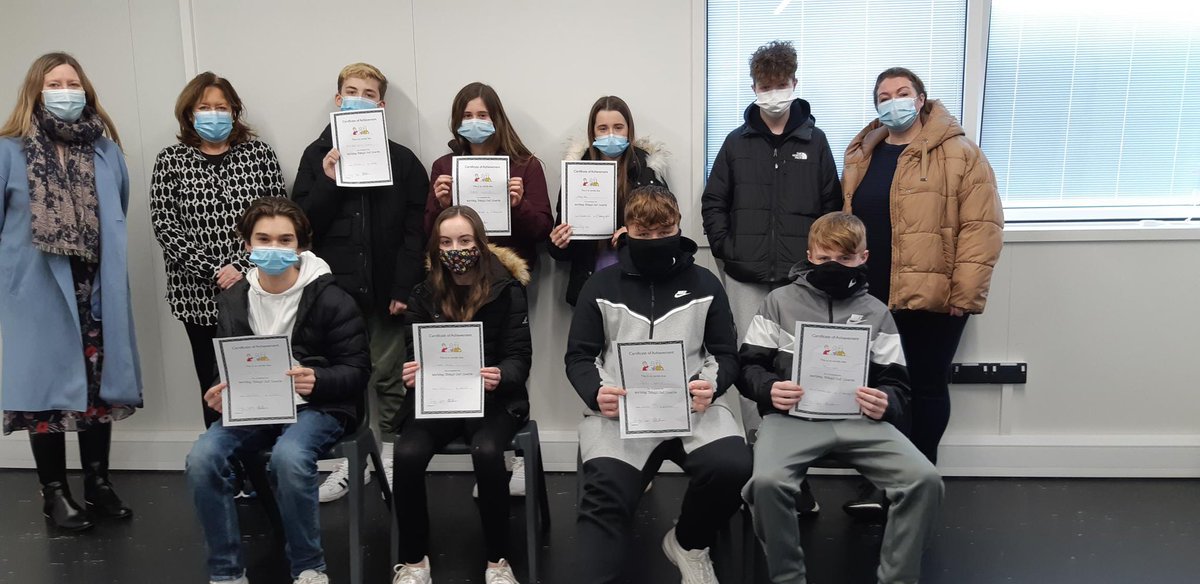 Mental health matters! 🧠

This year, a pilot group of 1st years and staff have been participating together in the ‘Working Things Out’ Programme.

This program aims to help students identify negative cognitive patterns in order to learn new ways of coping with difficult events.