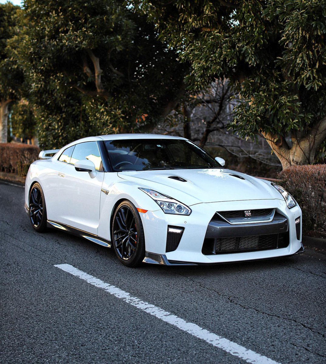 carpxrnpicx's tweet photo. Nissan GT-R https://t.co/WZ9BruSmE7