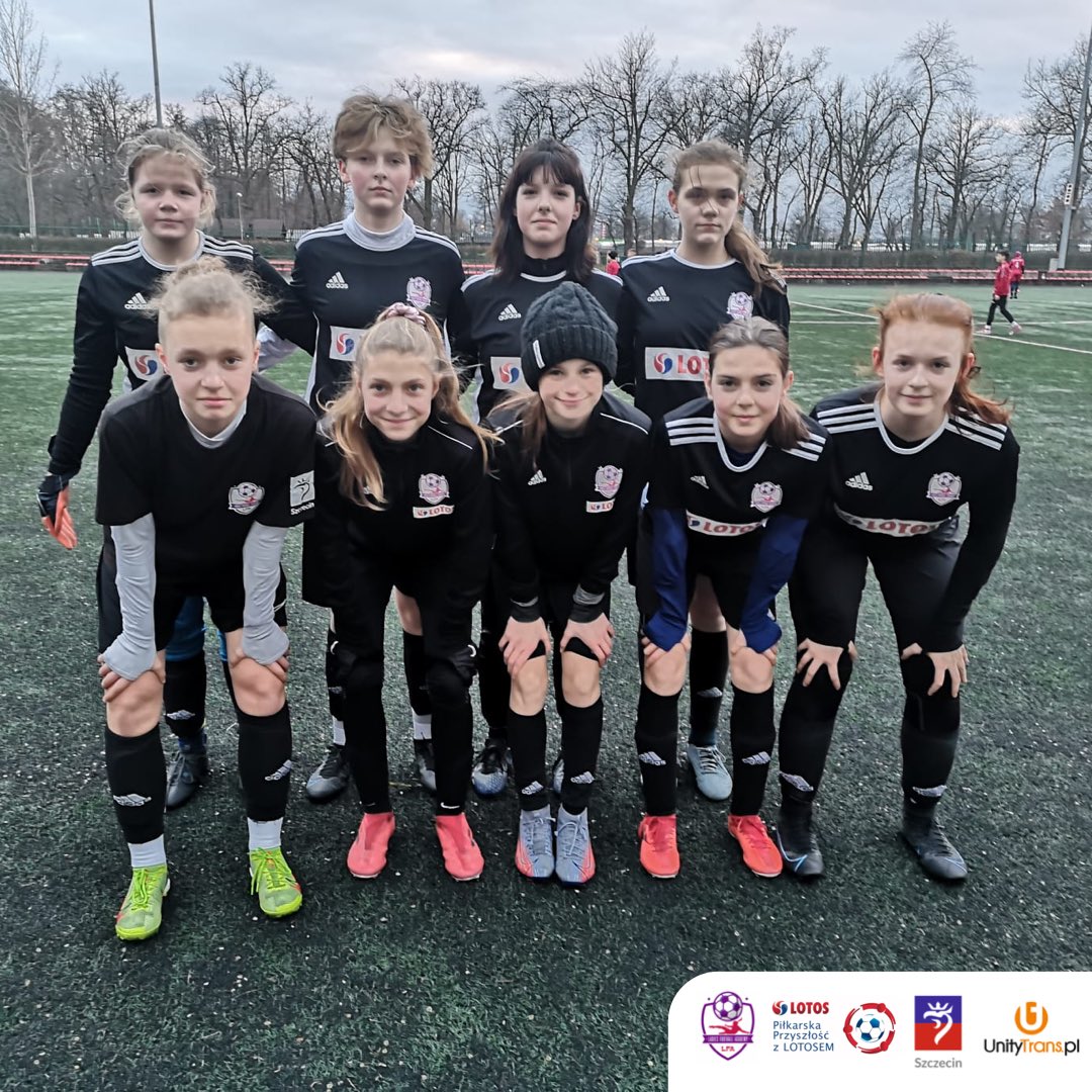 LfaSzczecin's tweet photo. Mecz kontrolny u15 💪⚽️

Dziękujemy UKS Polonia Słubice 🤝

Piłkarska Przyszłość z LOTOSEM #ppzl ⚪️🔴 https://t.co/dcnkqU0eFk