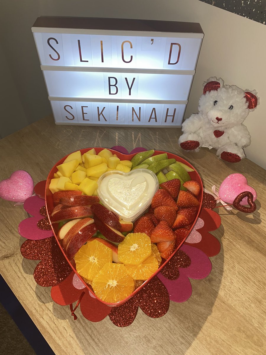 SLICDby's tweet photo. TOMORROW is the last day to preorder the VDAY sets 💕 pickup &amp; delivery SAT-MON 💛 #slicd #vdayfruit #customsets #ncat #wssu #uncg link in the bio 🥰 https://t.co/omiLPwrIwJ