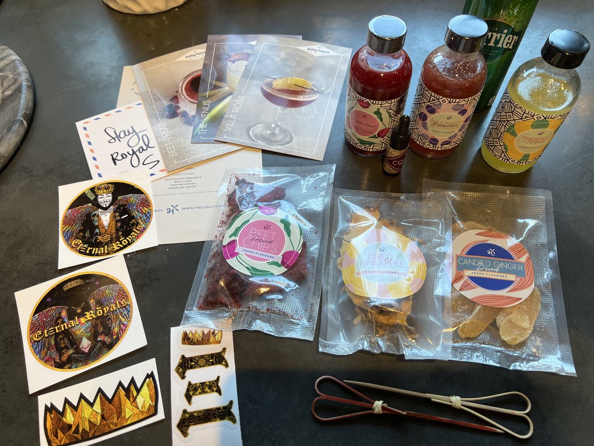 Thank you <a href="/jollyhourbox/">thejollyhour</a> &amp; <a href="/EternalRoyals_/">Eternal Royals 👑</a> for an amazing cocktail box! I’m Staying Royal and ready for Happy Hour! 🍸
