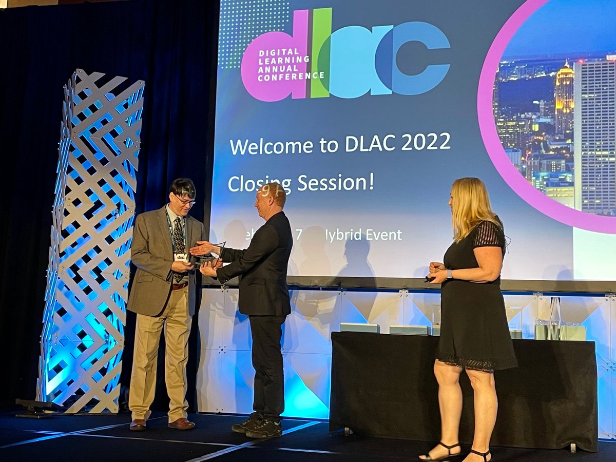 FlexPointEdu's tweet photo. Congratulations to 2022 DLC Unsung Super Star (Individual) Award recipient, Neida Ortiz!

Today, Martin Kelly, #FlexPointEDU &amp; @FLVS Senior Director of Curriculum Development accepted the award on her behalf. @theDLCedu #DLAC22 https://t.co/3XyVu5D5qM