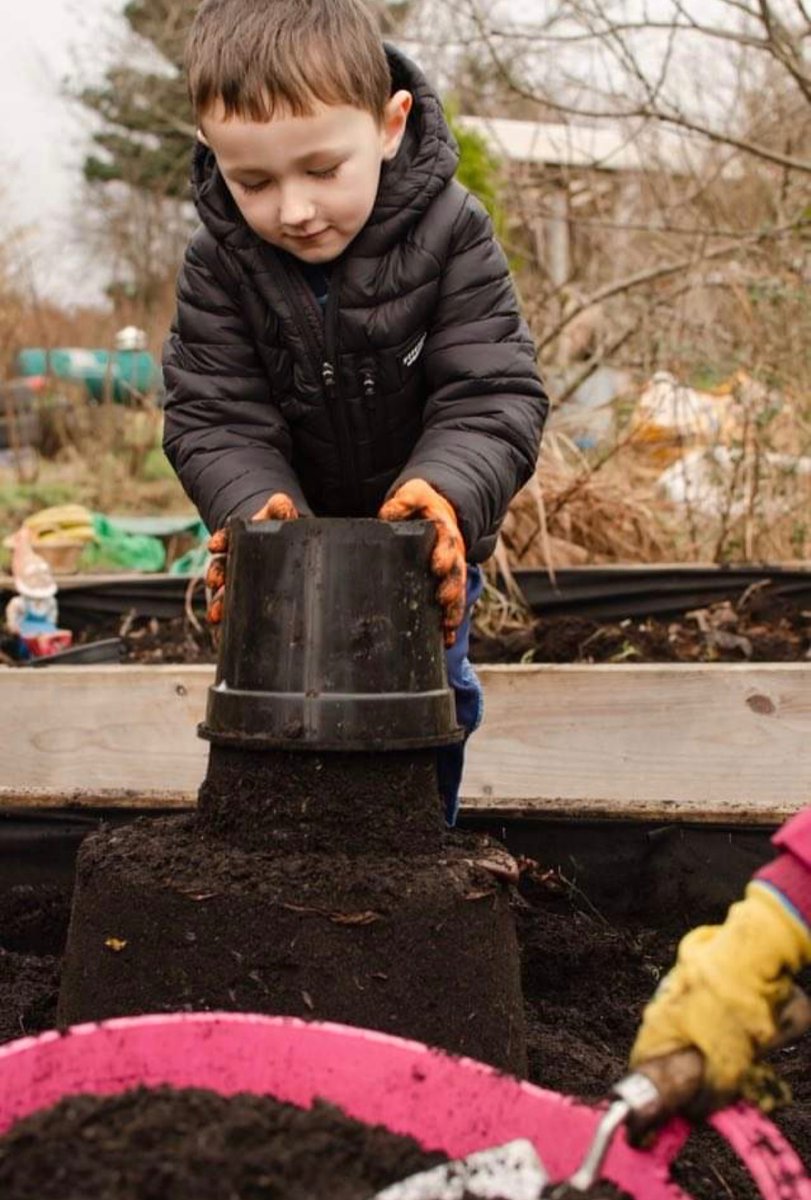 MiltonNursery's tweet photo. John often visits Milton Community Gardens with his family, this week John explained to them all about his individual learning on castles.
Here he is creating a castle from mud whilst at the community gardens.
#meaningful #individuallearning #successfullearner https://t.co/MK76OQfYdu