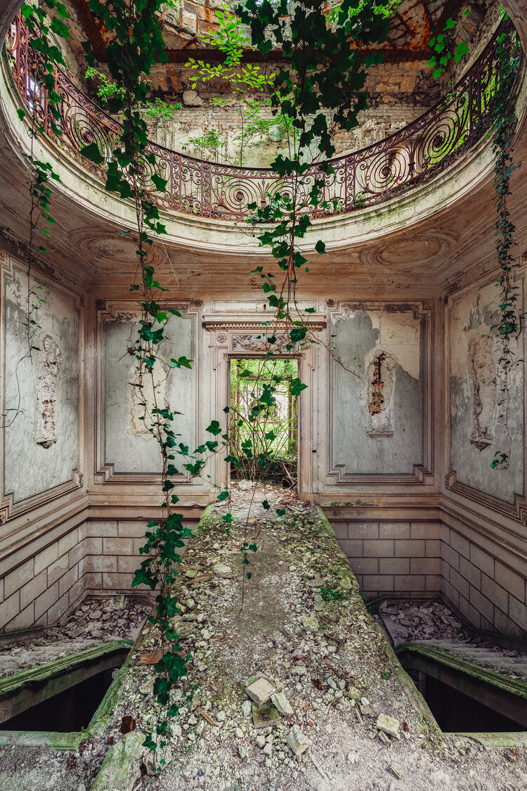 brackenmagazine's tweet photo. To round out our Issue VIII contributors, we have the selected work of Nicolas Pluquet, who also gave us our cover image. https://t.co/FZATzhHujx #BrackenMagazine #IssueVIII #photographers #photography https://t.co/QkScb5mr2J