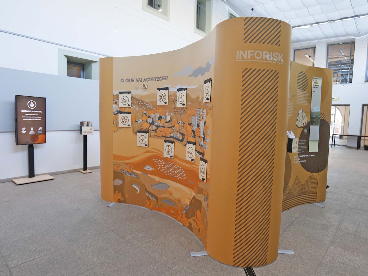 mun_melgaco's tweet photo. A Casa da Cultura tem patente a exposição interativa INFORISK 😊

Pode visitar até dia 14 de fevereiro [de segunda a sexta-feira: 09h00-13h00 _ 14h00-18h00; Sábado: 09h30-12h30 _ 14h00-18h00].

#Inforisk
#AlteraçõesClimáticas
#AltoMinho https://t.co/kqd3y5R86e