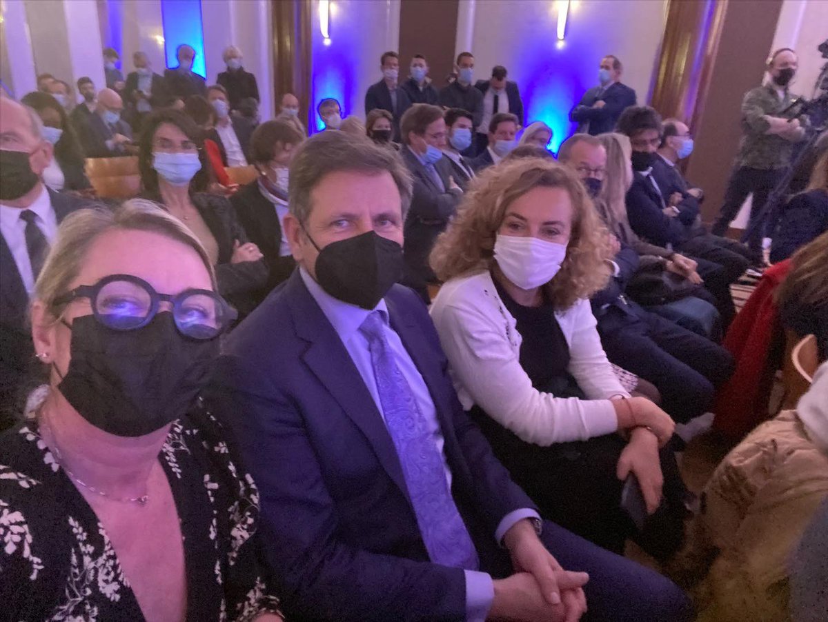 VBourbigot's tweet photo. Lancement national des comités de soutien à @vpecresse en présence de @gerard_larcher , président du Sénat.
Avec Isabelle Ménard et Philippe Paul, tous deux co-présidents avec moi du comité @pecresse29 nous sommes au rendez-vous ! @avecValerie @Pecresse_Team https://t.co/IMzqruFVOJ