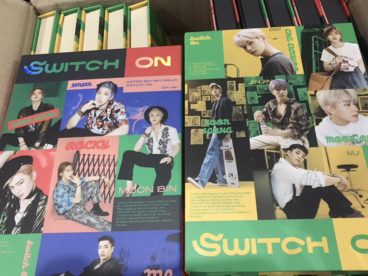KPhotoprints's tweet photo. SELLING: ASTRO SWITCH ON
- php 50 + lsf
-unsealed 
- ONHAND
- ob,pb,cd
- damaged ob only

Dop: 2 days
Comment "mine+qty+ver" https://t.co/JietcZbpsP