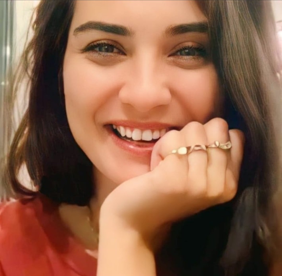 tourilef's tweet photo. @TubaBykstArabfp يعني مانفت الخبر 😍 ممكن توافق عليه إذا الشروط ناسبتها https://t.co/H5OJptLwYh