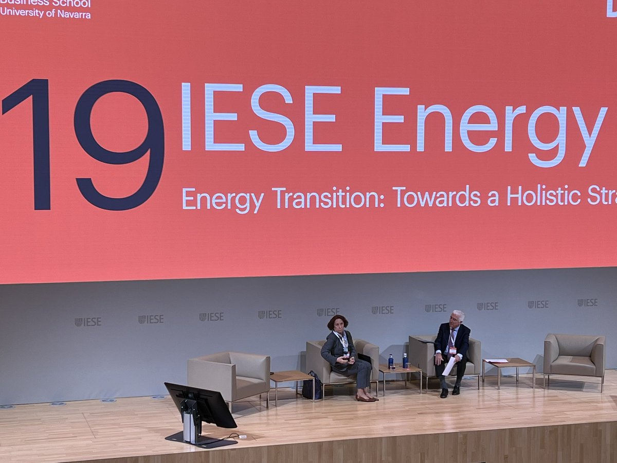 La tecnología definirá la hegemonía y la relación entre EEUU, China, Rusia y Europa.
La brújula estratégica en Europa está actualmente muerta. 
<a href="/anapalacio/">Ana Palacio</a>  <a href="/iesebschool/">IESE Business School</a> #IESEenergy