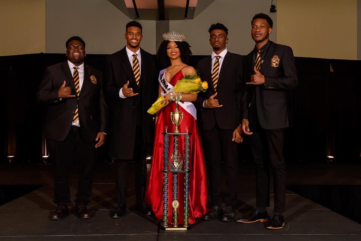 PotentPiO's tweet photo. The Pi Omicron Miss Black &amp; Gold Pageant was a phenomenal event that gave phenomenal women a platform to express themselves. We want to give a special thank you to all 7 ladies for participating and congratulate our 2022 Miss Black &amp; Gold Queen, Chandlier Richmond! 🖤💛 https://t.co/LpVyddg7bN