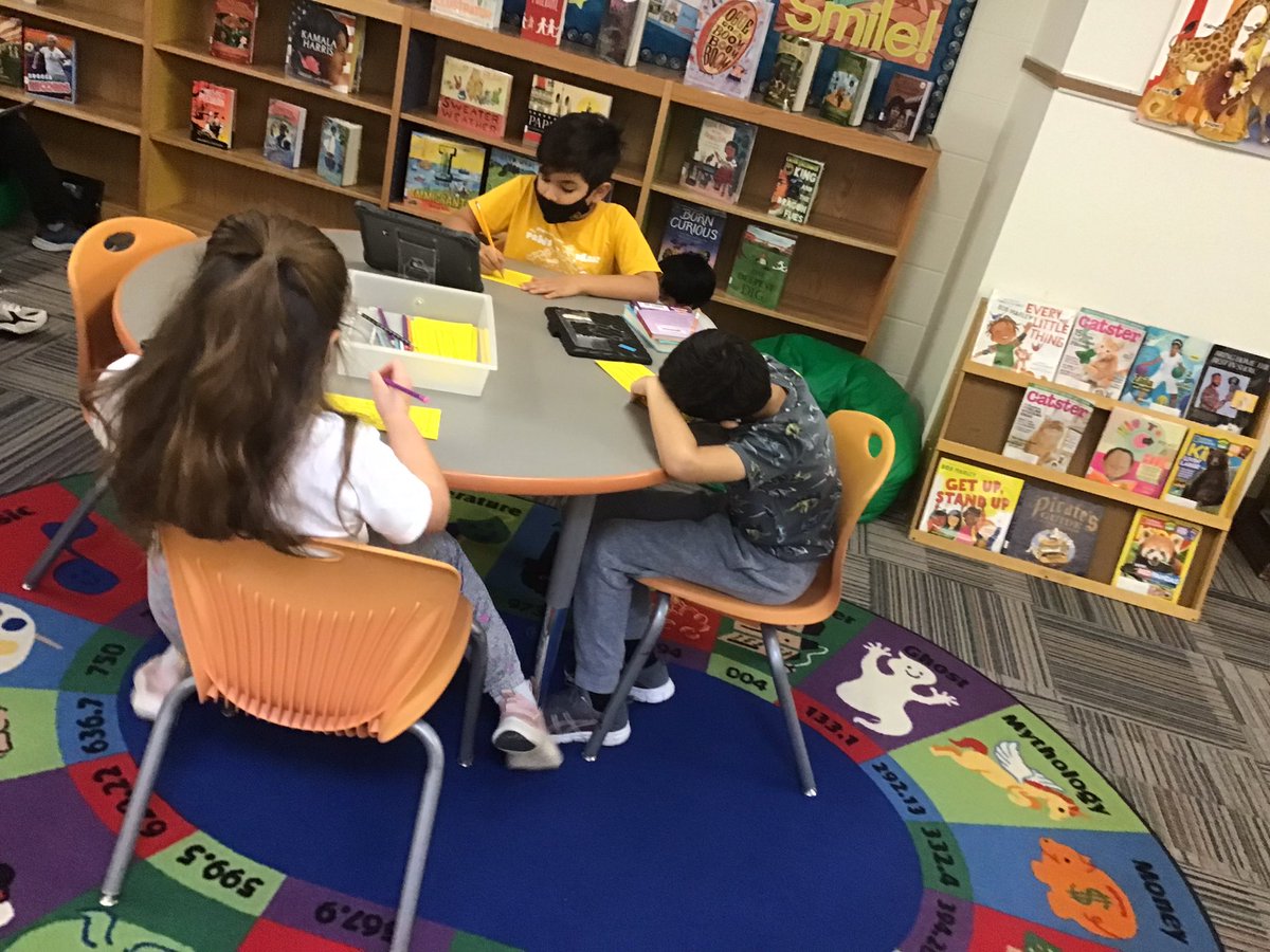 ATS Stars love March Book Madness! Cannot wait to read their chapter book reviews! <a target='_blank' href='http://twitter.com/APS_ATS'>@APS_ATS</a> <a target='_blank' href='http://twitter.com/APSLibrarians'>@APSLibrarians</a> <a target='_blank' href='https://t.co/EuKby6KbNf'>https://t.co/EuKby6KbNf</a>