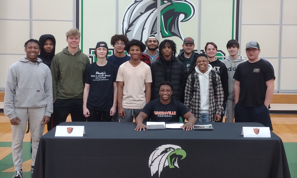 OFR5_Activities's tweet photo. Congratulations to Laterri'on West of @OFHSfootball for signing with @EMAPFootball this afternoon! https://t.co/Xzx9wqhV7l