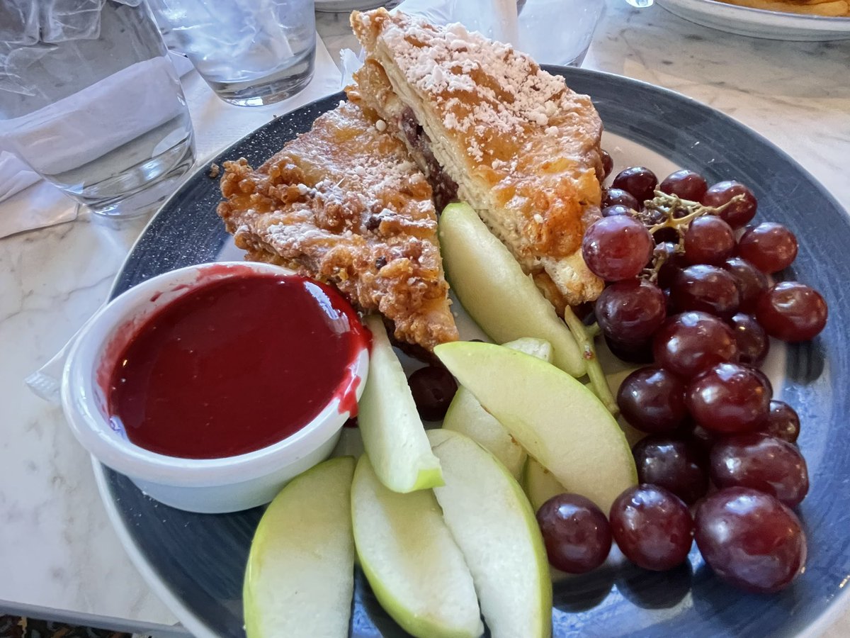 GrandCConcourse's tweet photo. Monte Cristo is amazing #WDW #PlazaRestaurant #MagicKingdom https://t.co/w8RDFhGApD