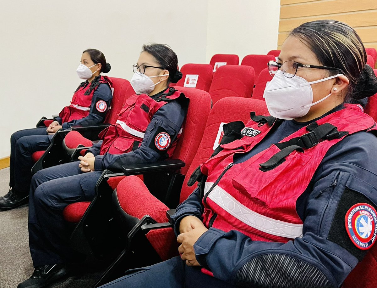Felicitamos a nuestro personal que luego de una exhaustiva preparación académica, recibió la Certificación Internacional de Paramédicos Nivel Avanzado del <a href="/IPRcert/">IPRcert</a>.

¡Nuestro compromiso con la ciudadanía nos invita a seguir tecnificándonos con altos estándares! 

#BomberosQuito