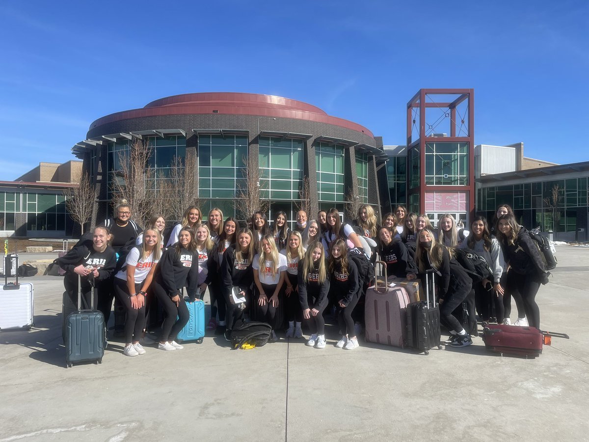 cheer_erie's tweet photo. We are off to Florida!! 🧡🖤 @ErieHSAthletics @UCAupdates https://t.co/2HQkBC0zmP