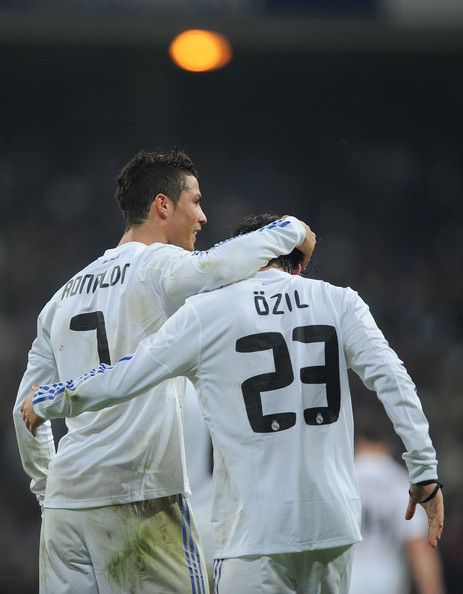 CristianoXtra_'s tweet photo. Mezut Òzil:

"Messi has proven himself to be one of the best ever in Spain, but Ronaldo was always the best in every country he’s played in! https://t.co/GfVSZ9o2Sx